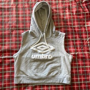 Umbro cotton blend hooded sleeveless cropped tank Logo exclusive of decoration